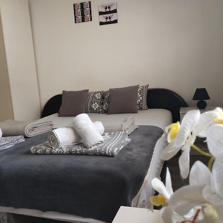 Ferienwohnung Happy Star Ni Exterior foto