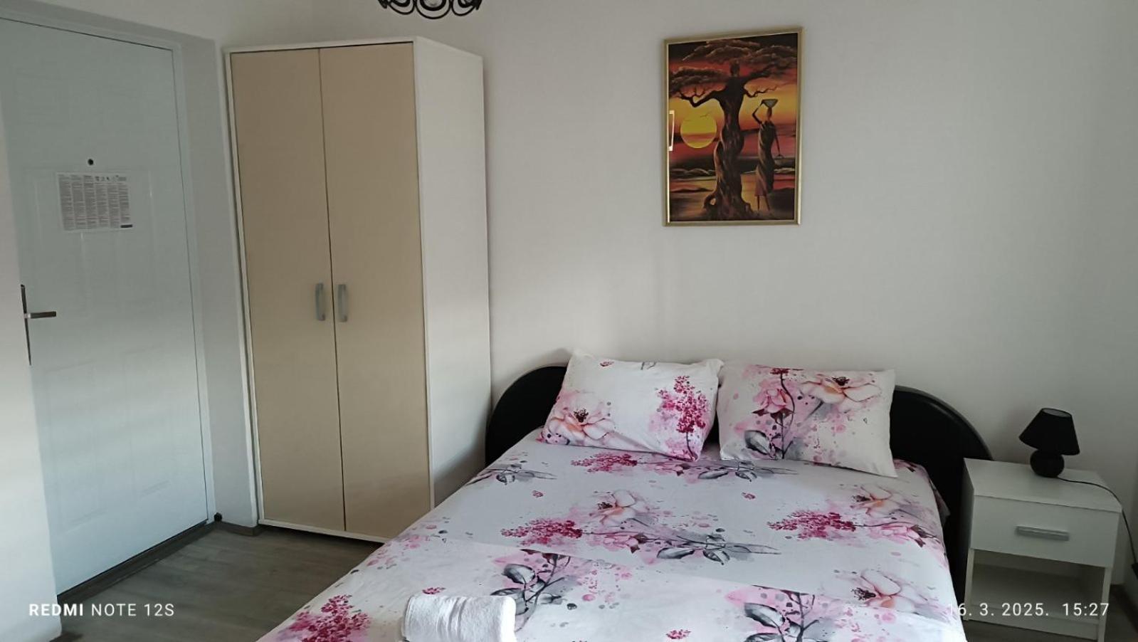 Ferienwohnung Happy Star Ni Exterior foto